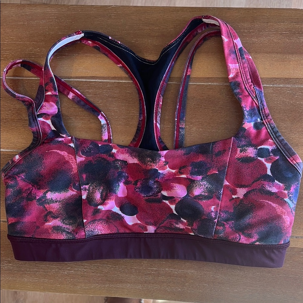 Women's lululemon sport bra, size 8